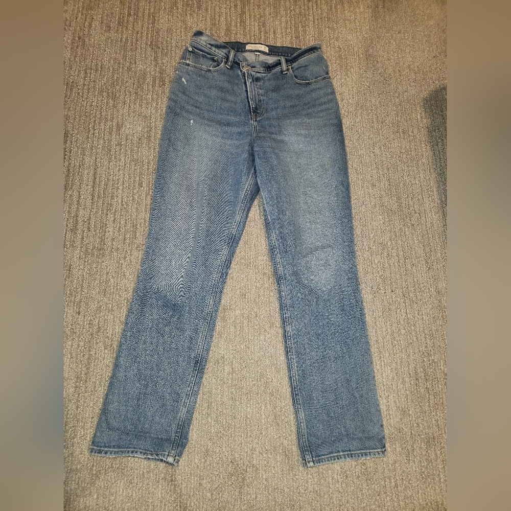 A&F 90s Straight Leg Curve Love Jeans